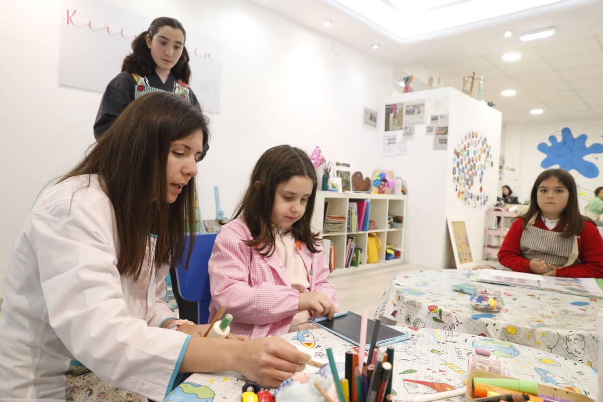 Kirindipia revoluciona la creatividad en Castrillón con arte que va más allá del lienzo Kirindipia revoluciona la creatividad en Castrillón con arte que va más allá del lienzo