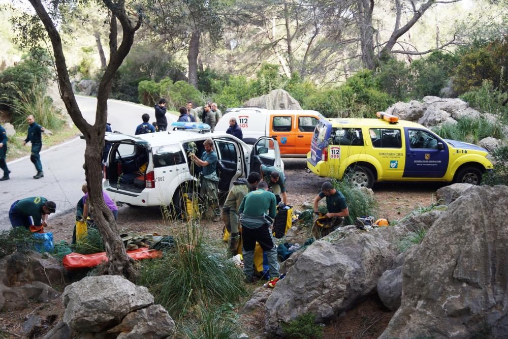 Simulacro de incendio en la cueva de la Campana de Escorca