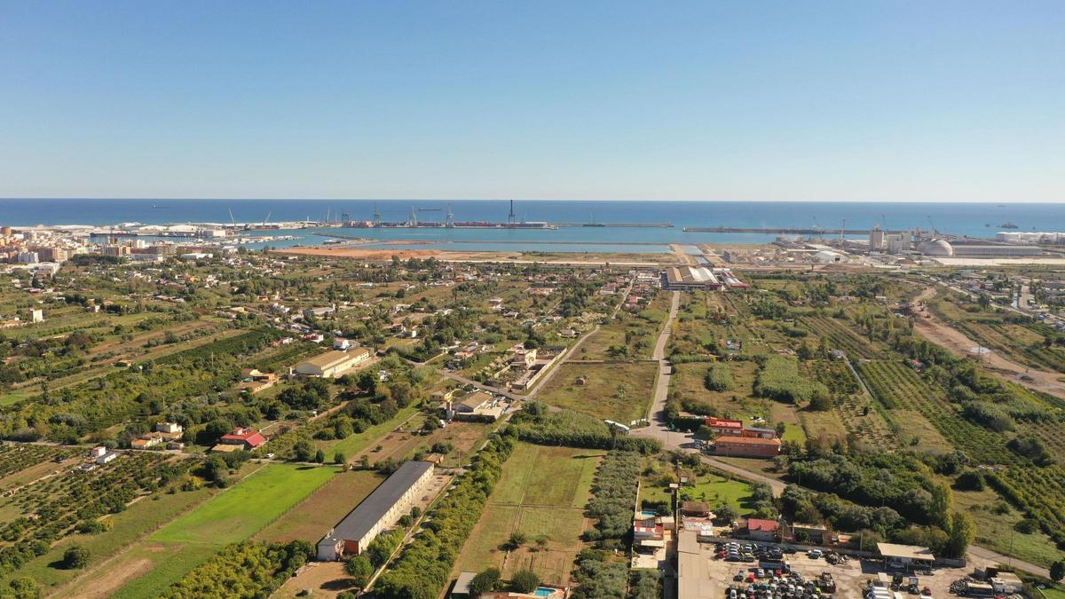 La dársena sur es el escenario de este proyecto industrial.