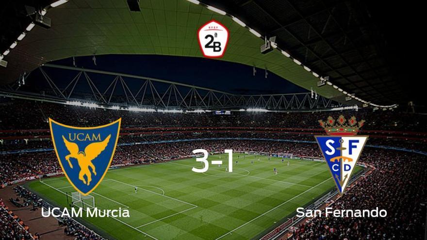 El UCAM Murcia gana 3-1 en su estadio frente al San Fernando