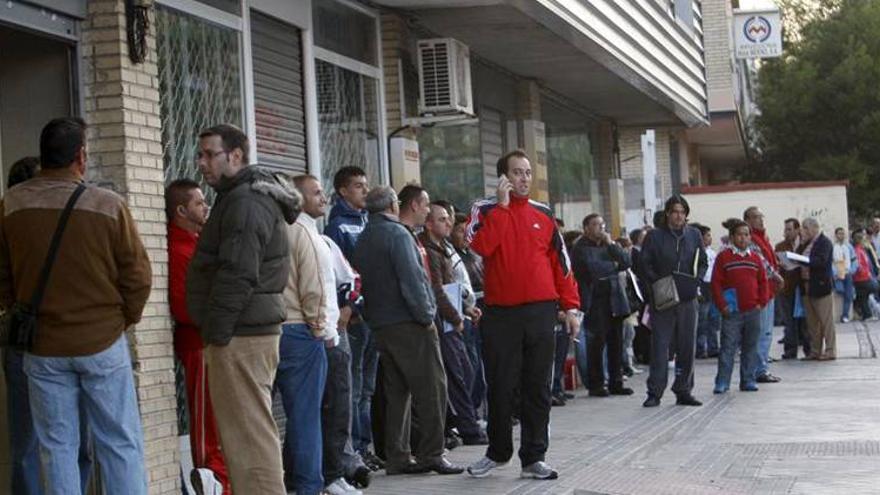 El desempleo descendió en Extremadura en 3.400 personas en el primer trimestre