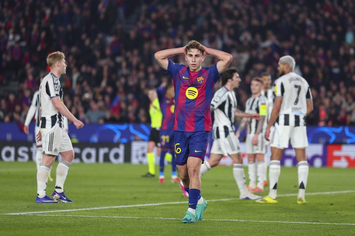 Fermín, decepcionado tras fallar una ocasión contra el Newcastle