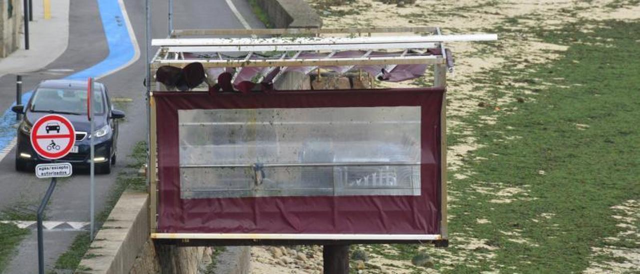 La cubierta de la terraza ya estaba ayer desmontada. |  GONZALO NÚÑEZ