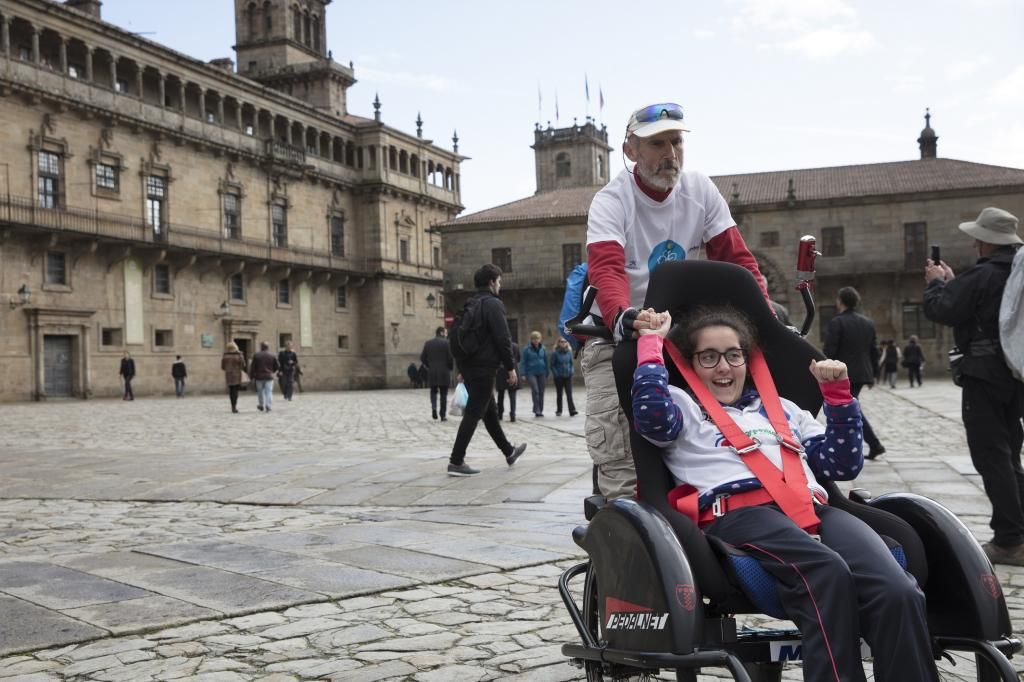 El largo camino solidario del vigués Javier Pitillas, en imágenes