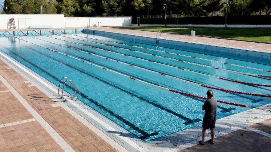 La piscina municipal de Benidorm abrirá el lunes con tres socorristas -  Información