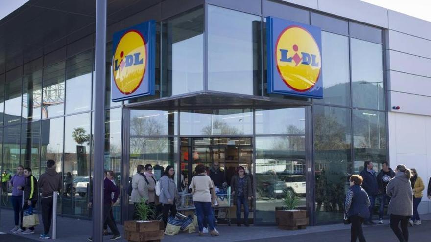 Mañana se esperan colas kilométricas en Lidl para conseguir la freidora de aire vertical más práctica y barata del mercado: prepara dos platos a la vez por solo 64,99 euros