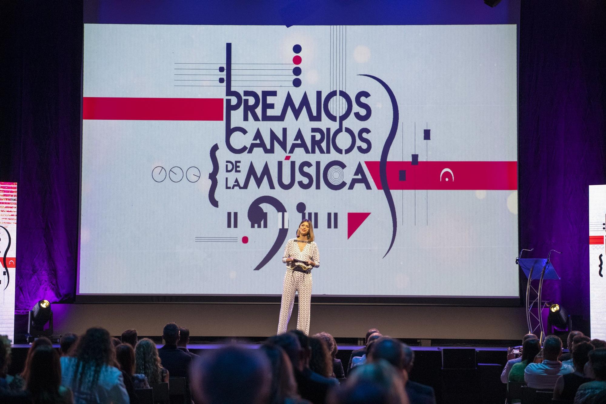 La periodista Jessica Déniz presentó la gala de los Premios Canarios de la Música.jpg