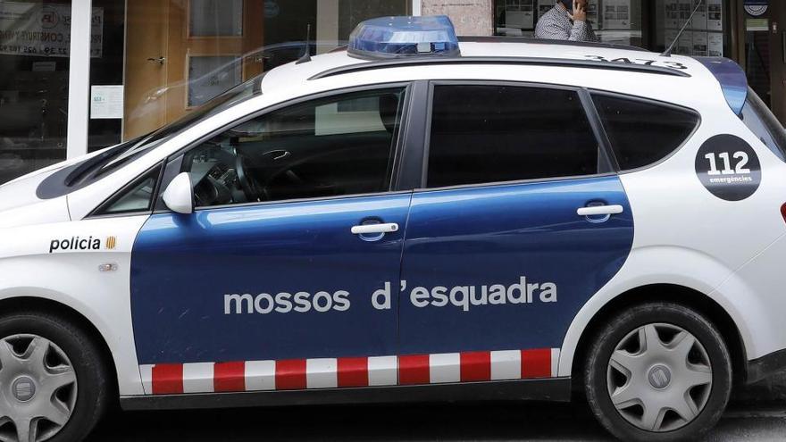 Una imagen de archivo de un vehículo de los Mossos d'Esquadra.