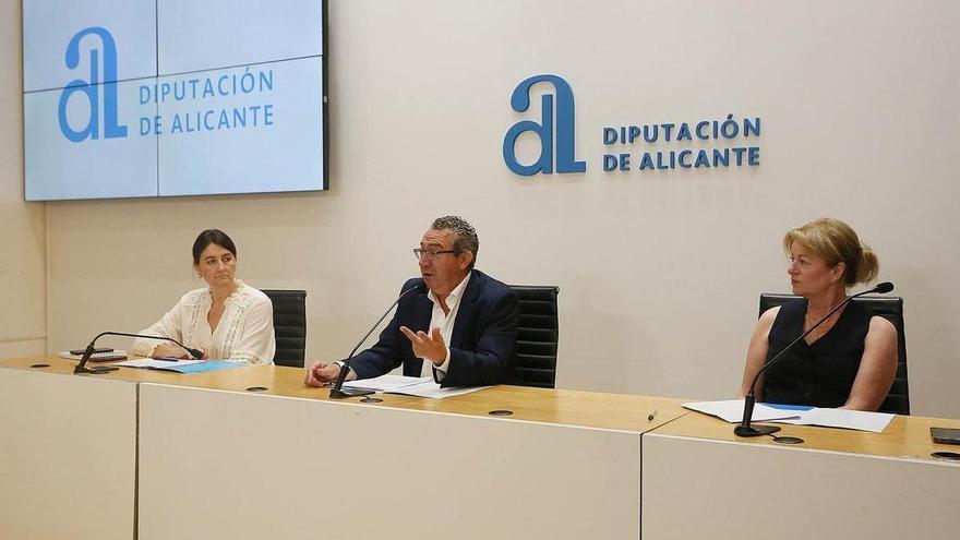 La Diputación de Alicante presenta un plan de ayudas a los municipios con cinco veces menos presupuesto que el anterior
