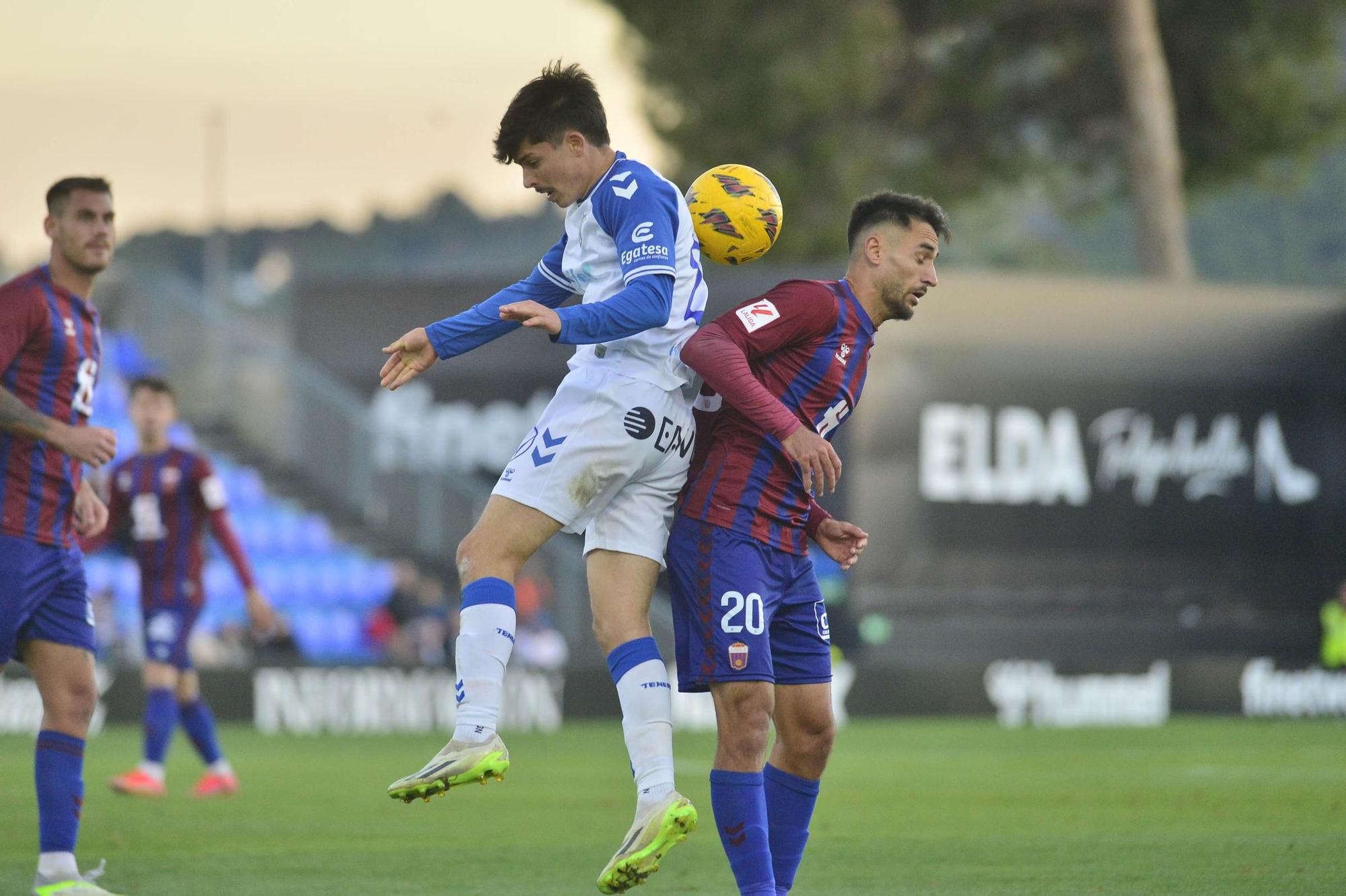 Descalabro en Elda frente al Tenerife (0-3)