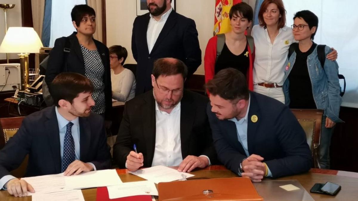 Oriol Junqueras recoge su acta de diputado