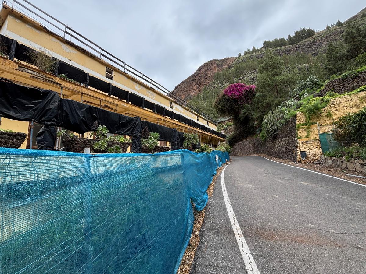 Vista exterior del estado actual del antigupo hotel Princesa Guayarmina, en El Valle de Agaete-.