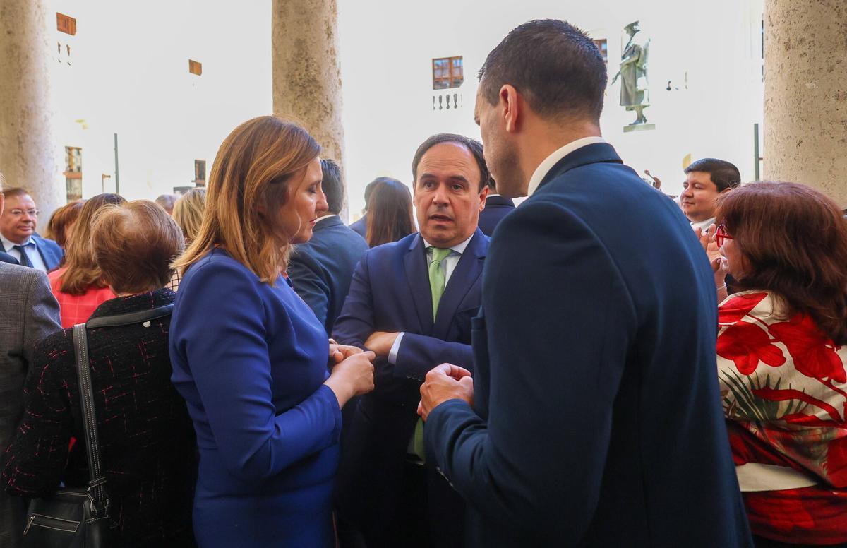 Valencia VLC Acto de investidura del nuevo Rector de la Universitat de València Juan Luis Gandía Cabedo en el Paraninfo de la Universidad President de la Generalitat Juanfran Pérez Llorca con la Alcaldesa de València Maria José Catalá y el presidente de la diputación Vicent Mompó PP
