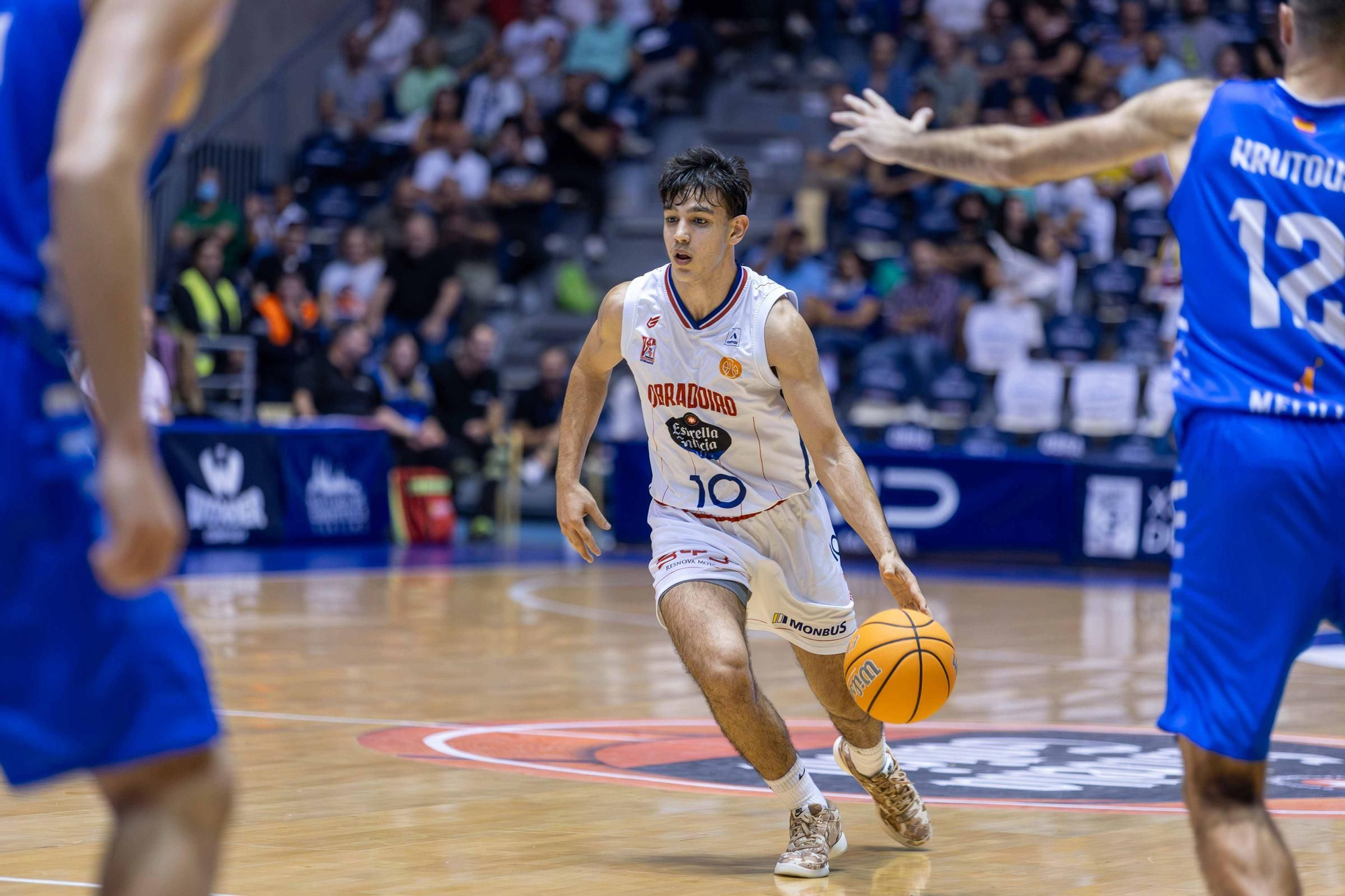 El Obradoiro ejerce de 'grande' para ganar al Melilla
