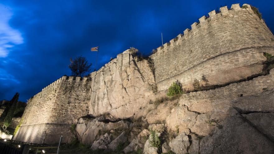 El castell de Berga, aquest vespre.