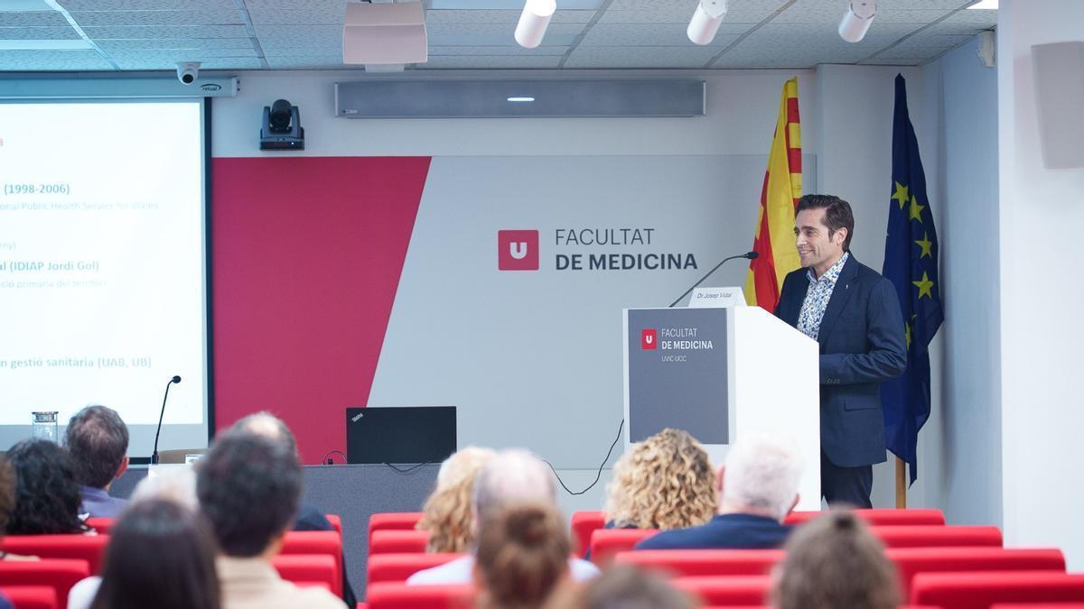 El metge i professor Vidal en l'acte per ser reconegut com a catedràtic