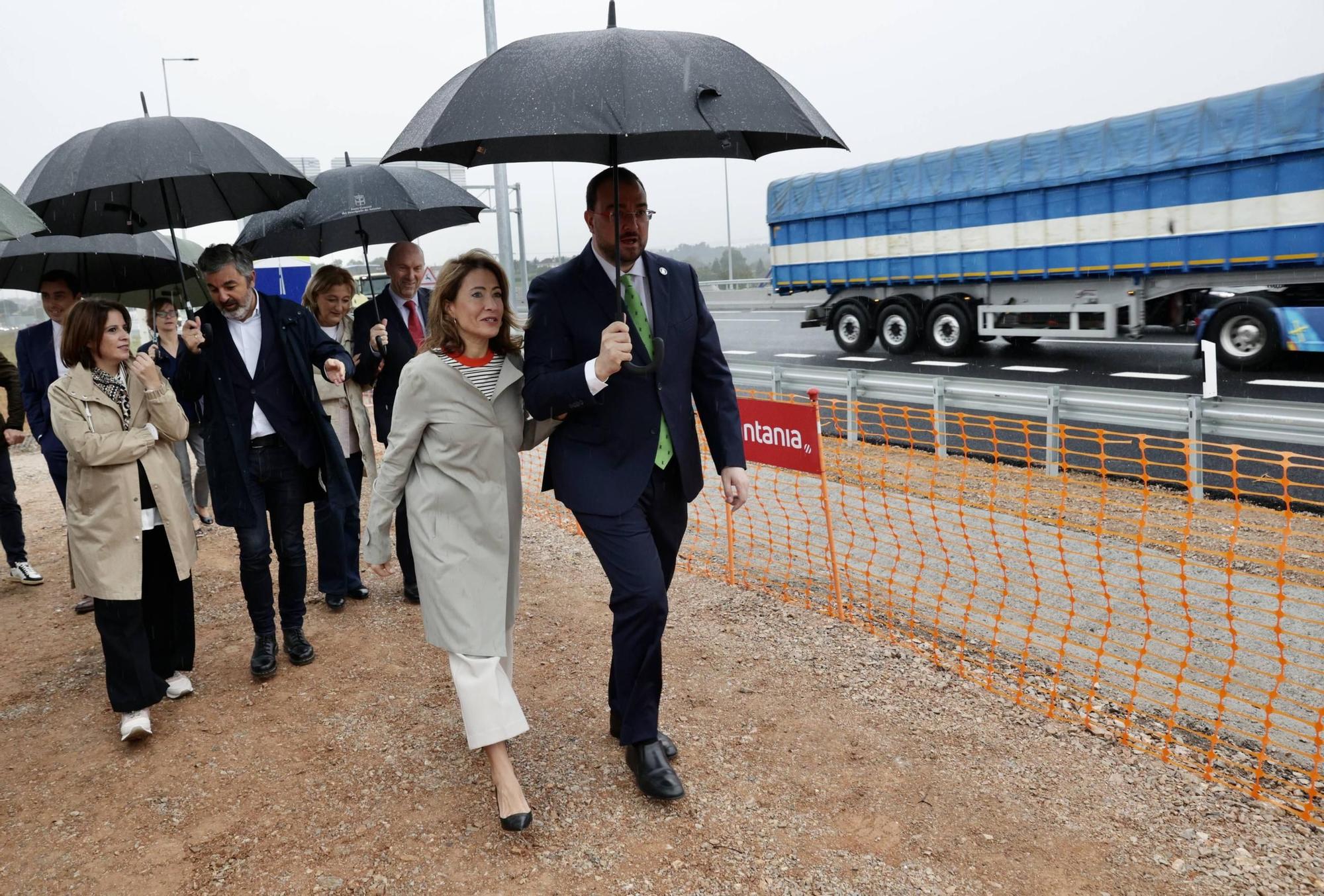 EN IMÁGENES: Así ha sido la inauguración del tercer carril de la "Y"