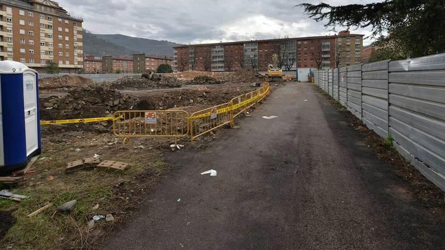 Terrenos que albergará el nuevo cuartel, durante las obras de derribo del antiguo.