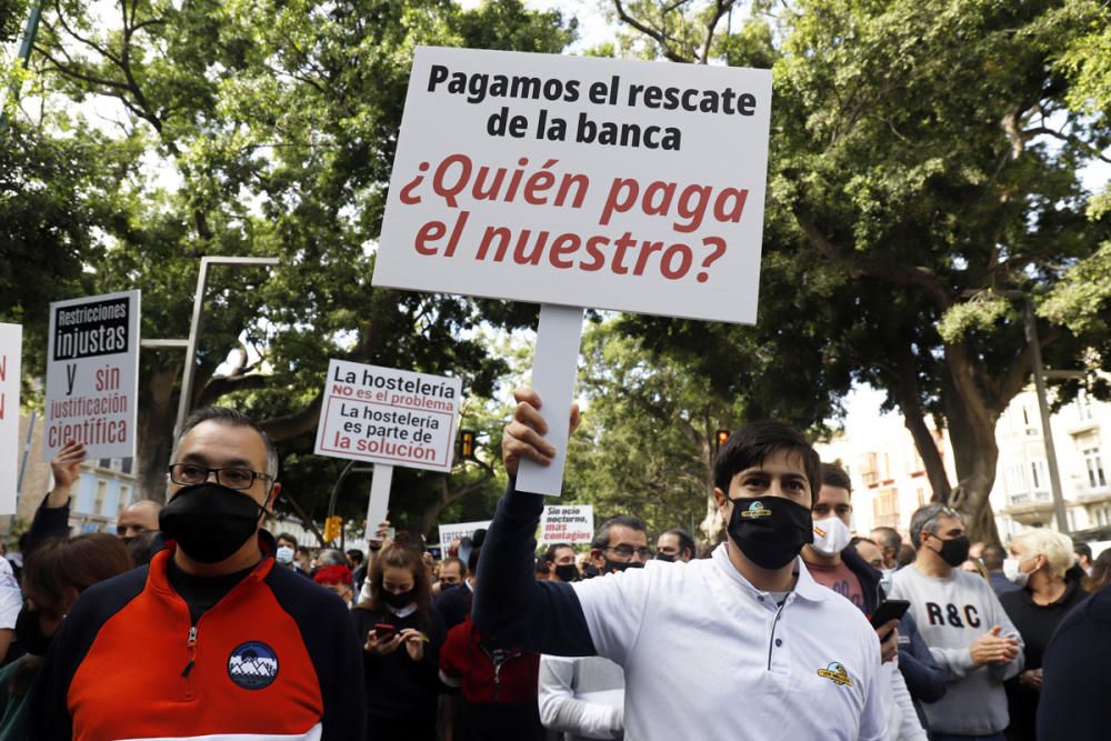 Protesta de la hostelería malagueña por las nuevas restricciones 'Sin ayudas nos arruinan"