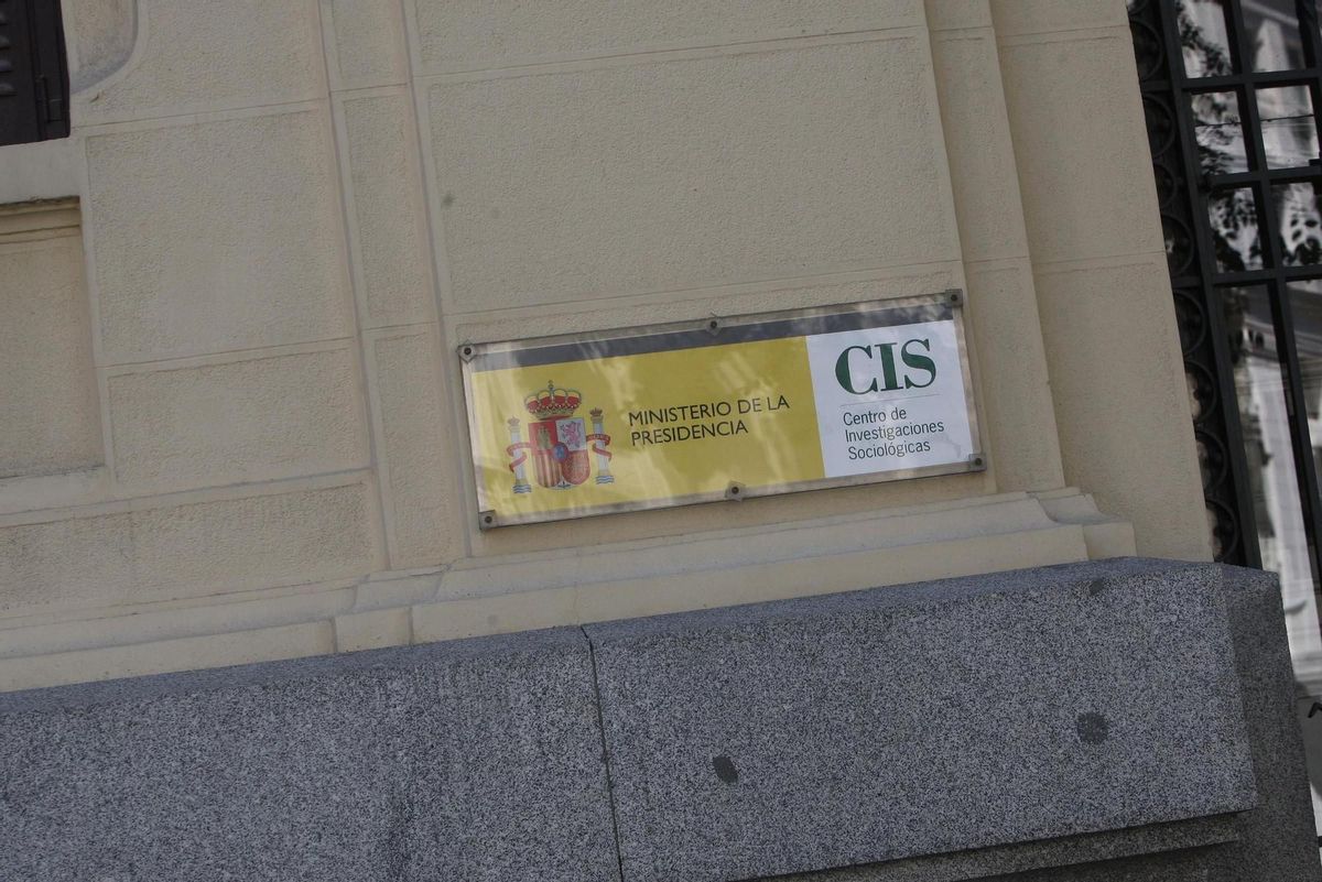 La crisi econòmica continua sent el primer problema per als espanyols i la covid puja al segon lloc per l’òmicron