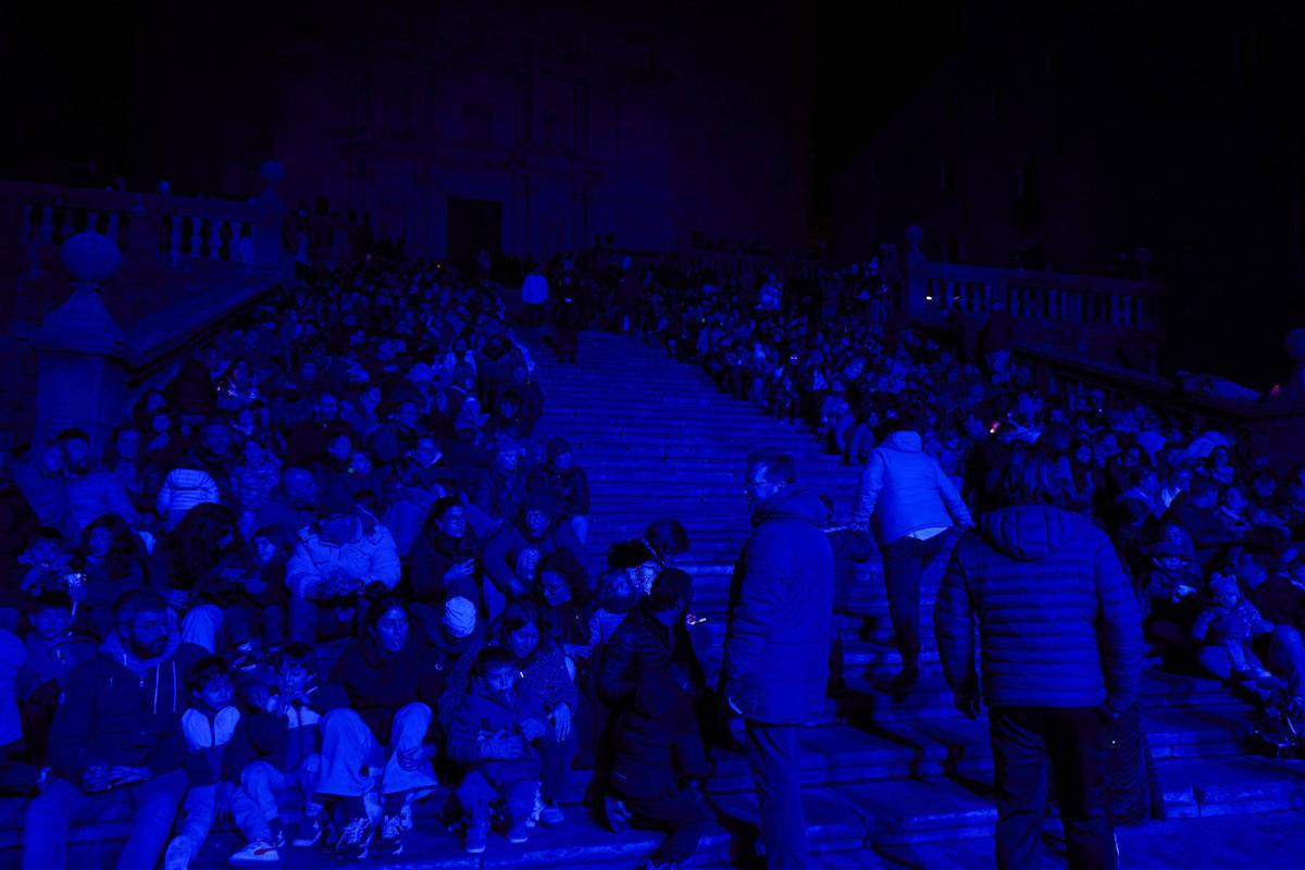 Les fotos de l'encesa de l’Estel d’Orient a la façana de la Catedral de Girona