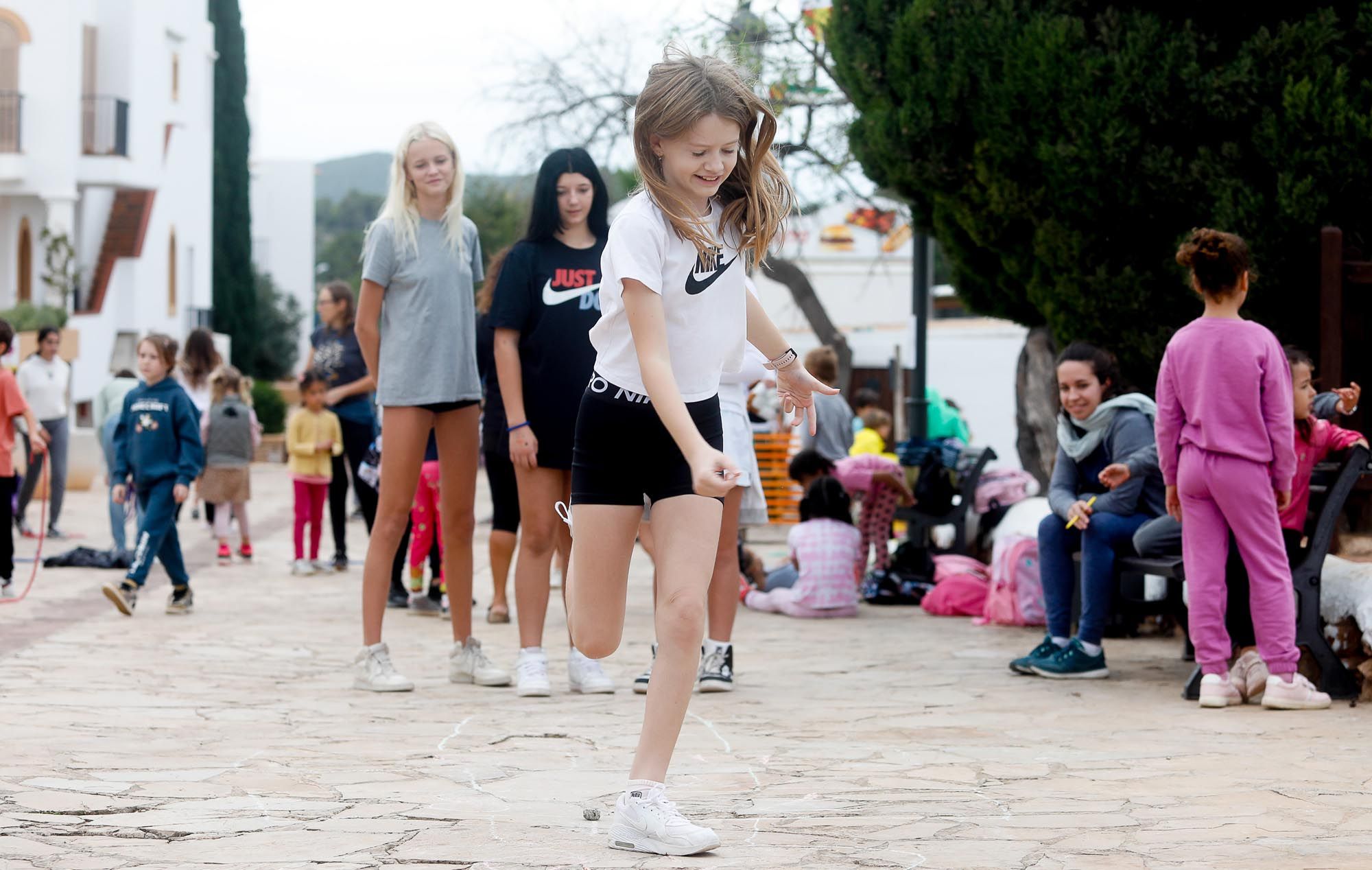 Juegos infantiles en las fiestas de Sant Carles