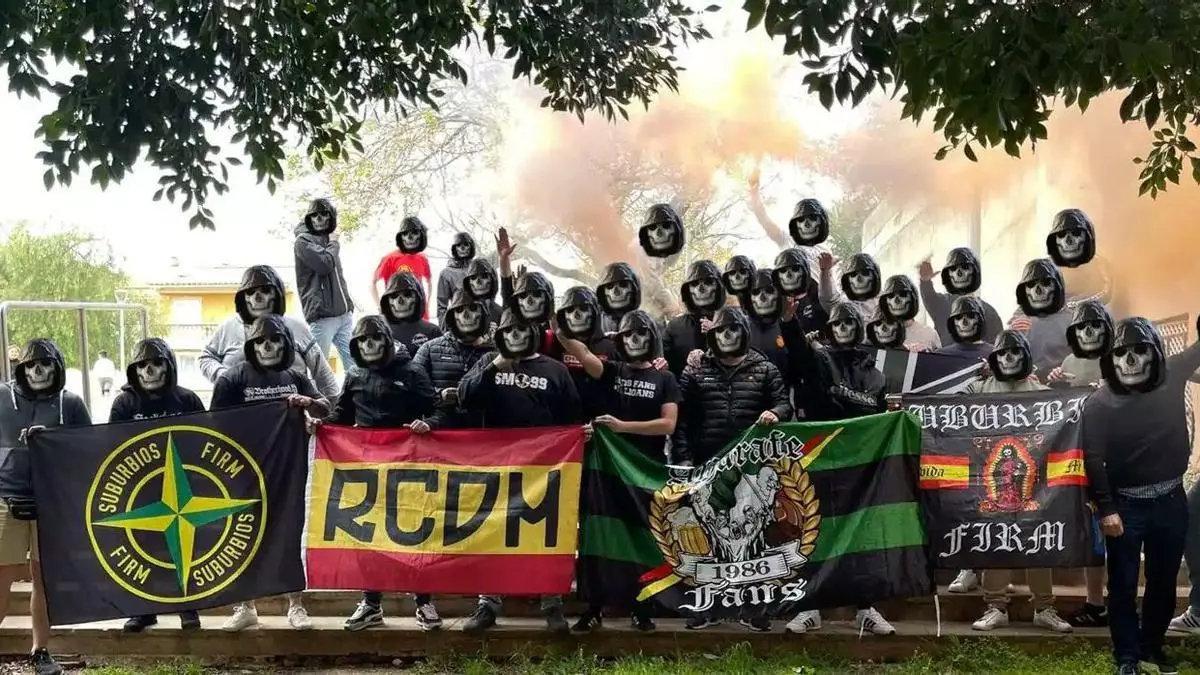 De izquierda a derecha, ultras del Atlético de Madrid, Mallorca y Betis.