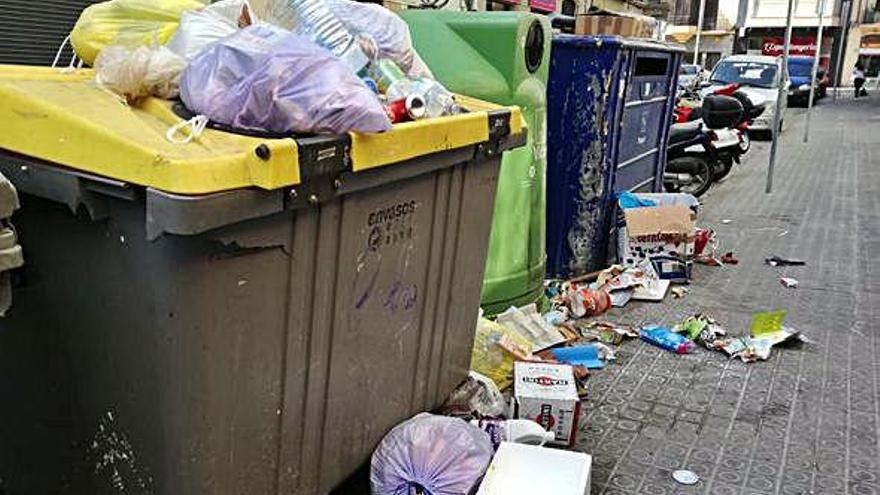 Un carrer de Jaume I abonat a la brutícia