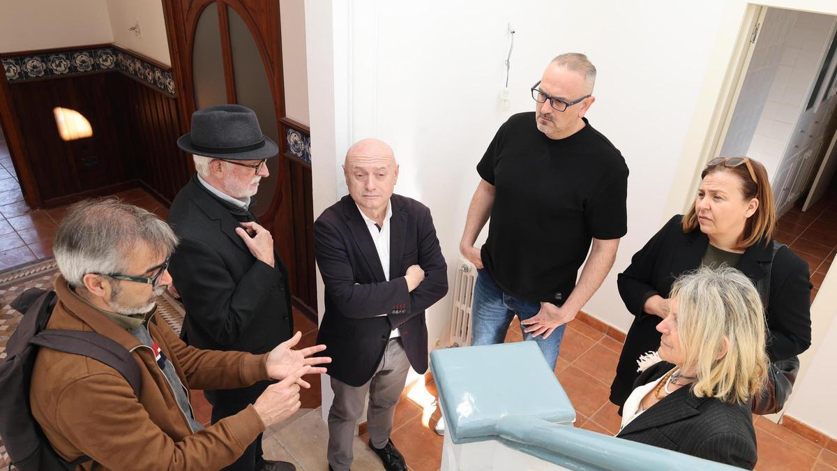 Paco Teruel, en su visita a Bétera junto a las autoridades locales.
