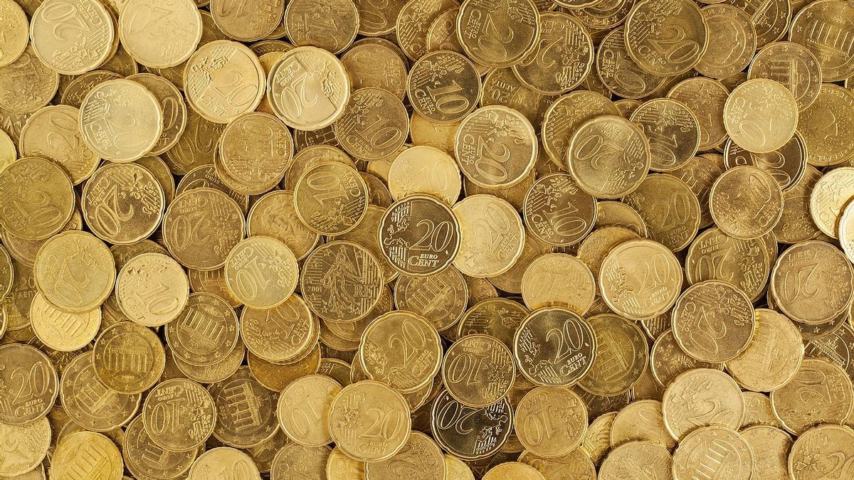 Muchas monedas de céntimos de Euro reunidas