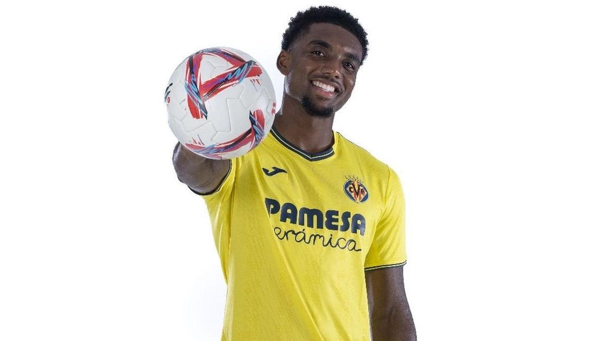 Logan Costa, apuesta de presente y de futuro para la defensa del Villarreal.