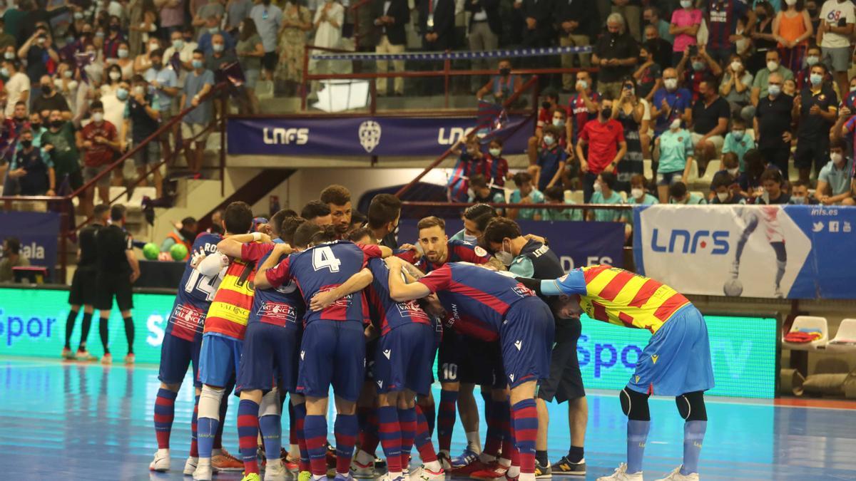 Las mejores imágenes del Levante UD-FS - Barcelona