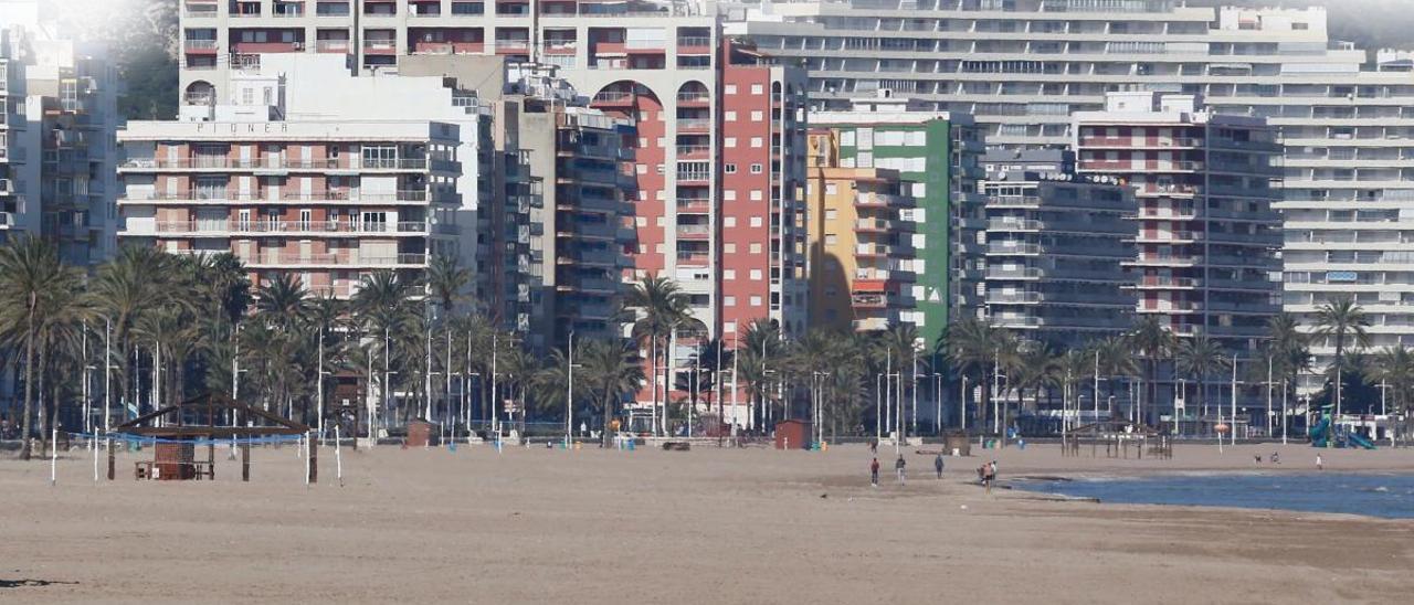 Las reservas de apartamentos turísticos repuntan en Cullera tras frenarse el aluvión de cancelaciones