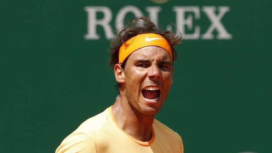 Nadal festeja un punto durante el encuentro de ayer. // Efe