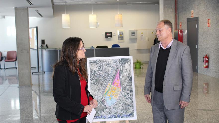 Mónica Oltra y Manolo Civera, en la presentación del proyecto del centro de menores en Llíria.