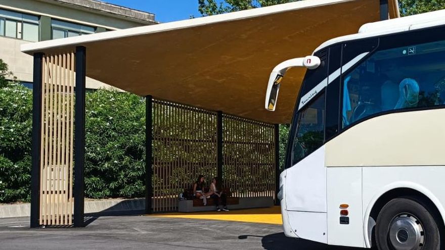 Ontinyent mejora la conexión con 25 localidades con el nuevo servicio de autobús intercomarcal