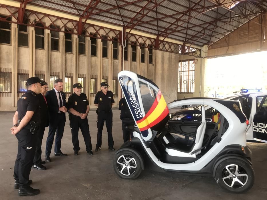 El nuevo coche patrulla I-Zeta de la Policía Nacional