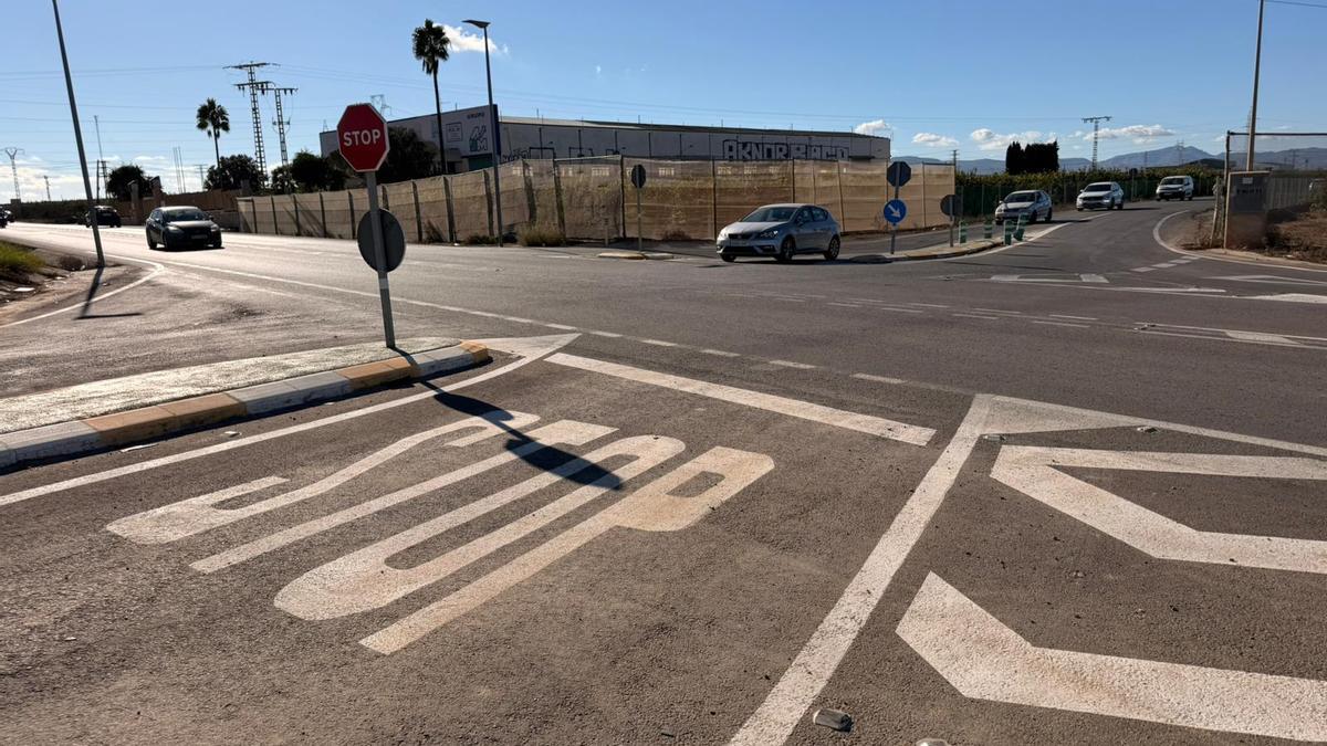 El tramo de la RM-F35 donde Fomento va a poner una nueva glorieta para mejorar la seguridad vial.