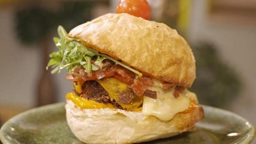 Un local compostelano, finalista en el concurso nacional de la mejor hamburguesa vegana