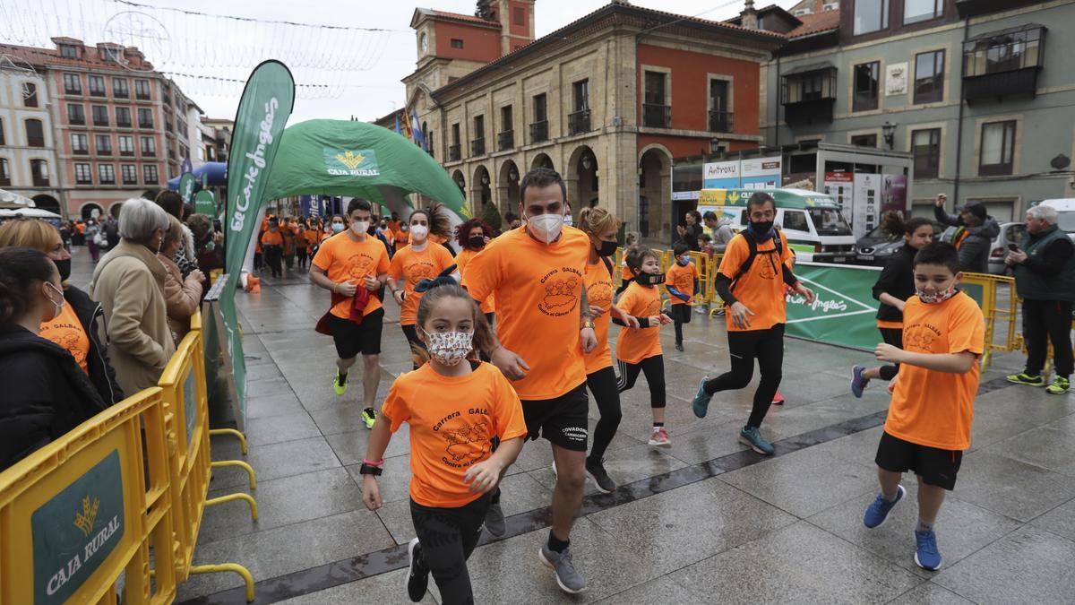 Corredores en la anterior edición de la Carrera Galbán celebrada en Avilés.