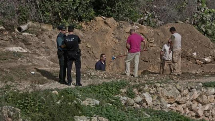 La Guardia Civil pide a una empresa que asegure el pozo para reanudar la búsqueda