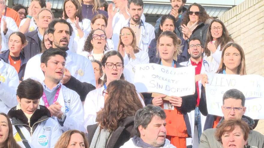 "Mónica García, tu estatuto es agonía"