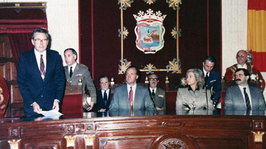 Los Reyes presiden el pleno en el Ayuntamiento.