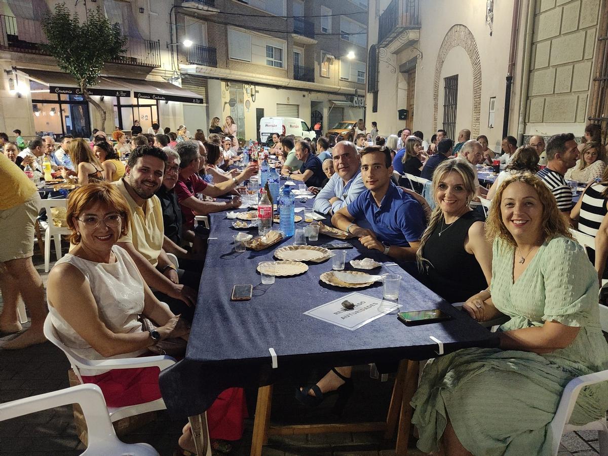 Ferris (PP) y Hernández (Avant) junto en la cena de fin de curso de Santa Ana.