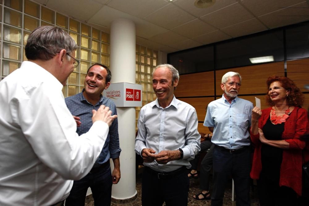 Ximo Puig en la sede del PSOE.