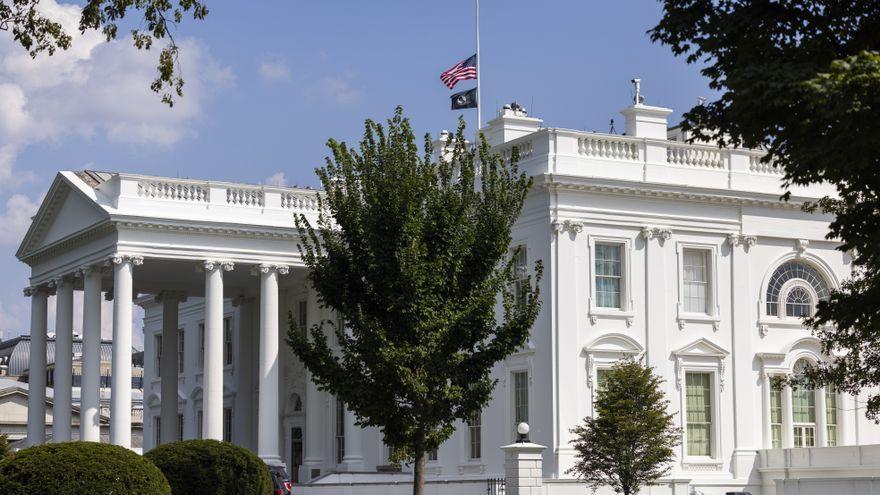 Un rayo cae junto a la Casa Blanca y deja cuatro heridos críticos