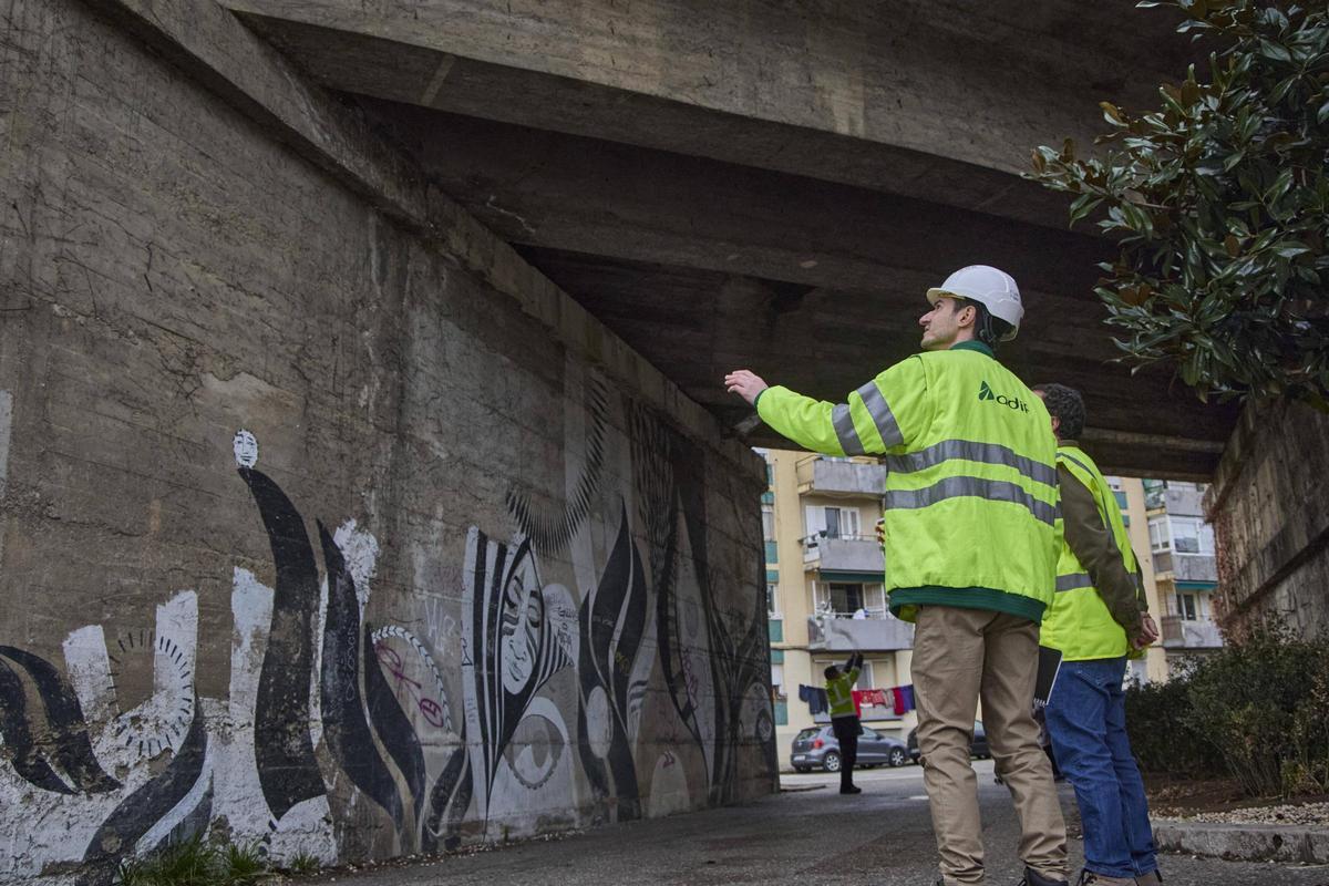 Les fotos de la revisió del viaducte de Girona per part d'Adif