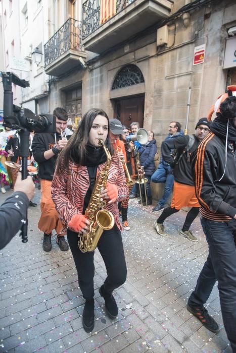 Set mil persones desborden els carrers de Sallent en un Carnaval multitudinari