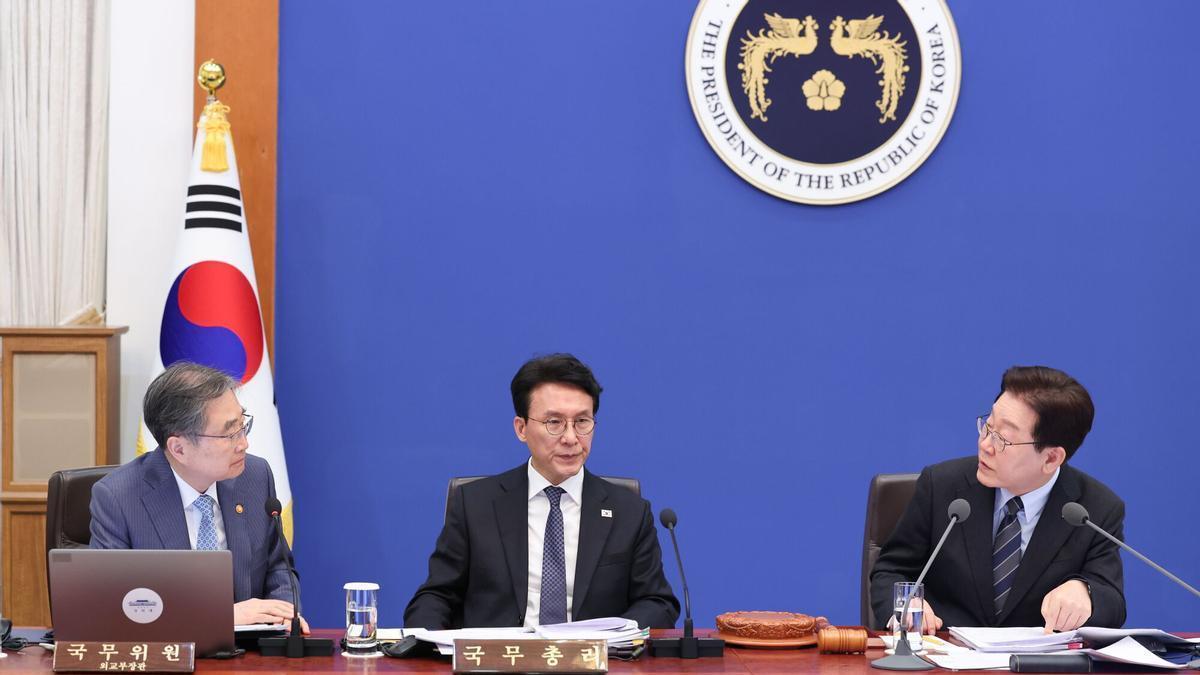 Corea del Sur envía embarcaciones y emisarios a Oriente Medio para garantizar suministro de petróleo