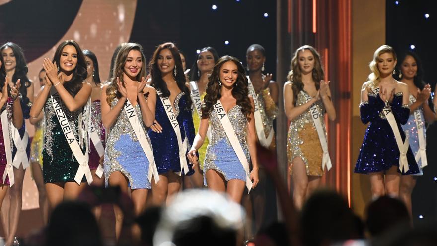 Miss Estados Unidos es coronada reina de la belleza universal.